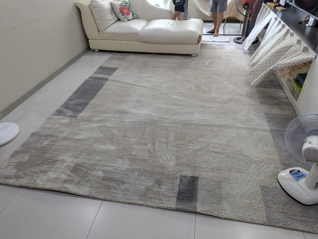 Thảm trang trí được Sofa Sạch làm sạch