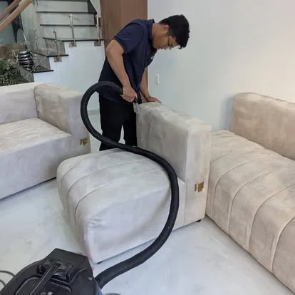 Hình ảnh giặt ghế văn phòng thực tế của Sofa Sạch 11